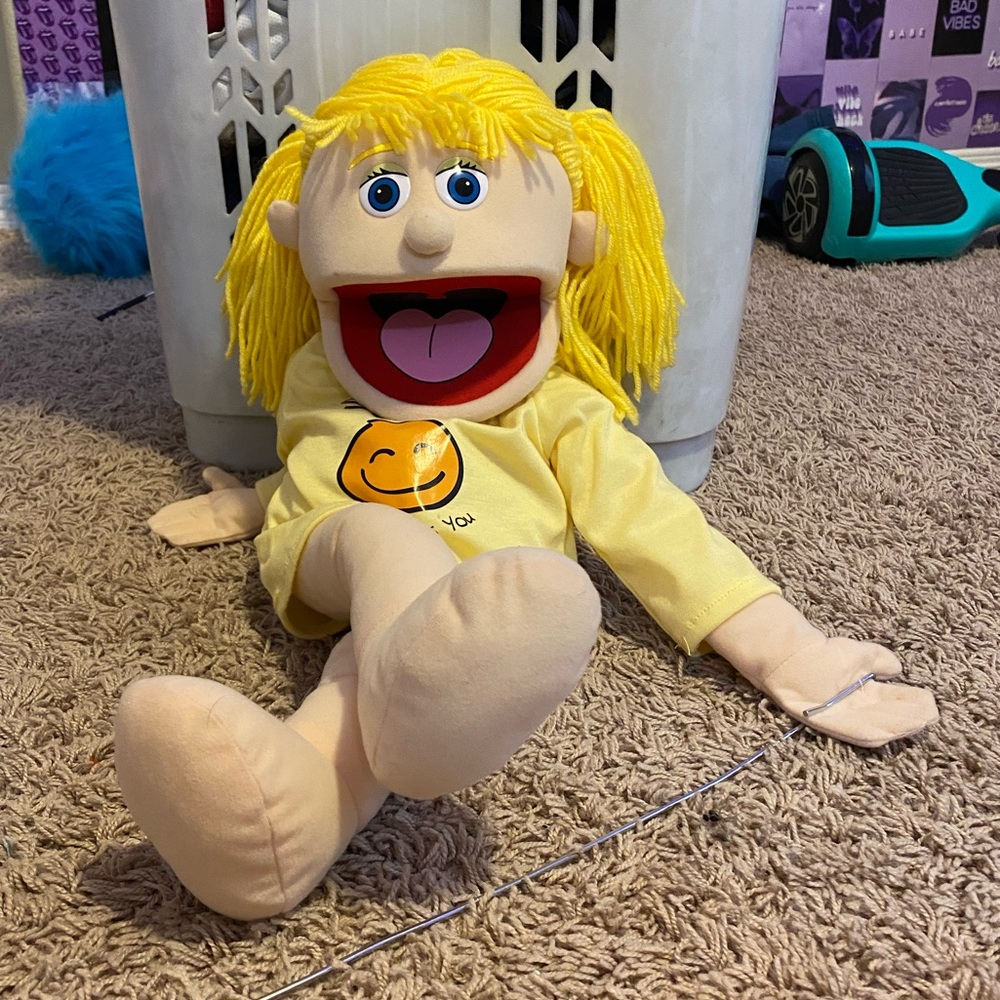 Blond Puppet - Picture 3 of 3